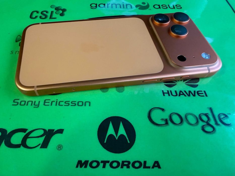 iPhone 17 Pro Max 256gb Cosmic Orange фабрично отключен