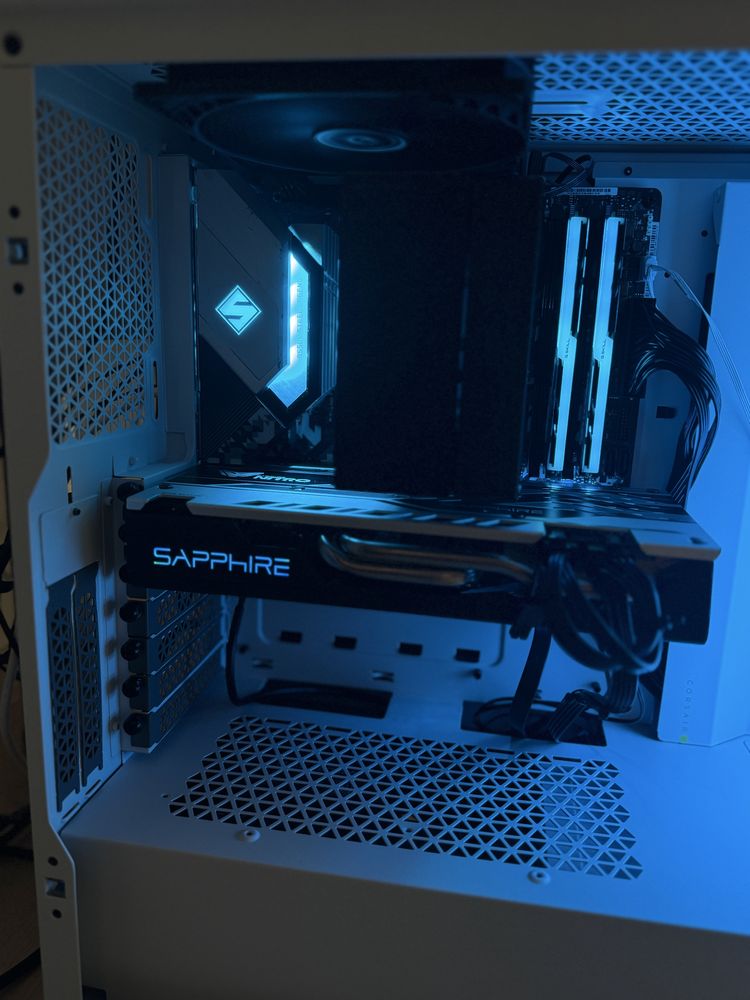 kit AMD - Ryzen 7 3700x+B550M Steel Legend+Trident Z 16 gb 3600mhz