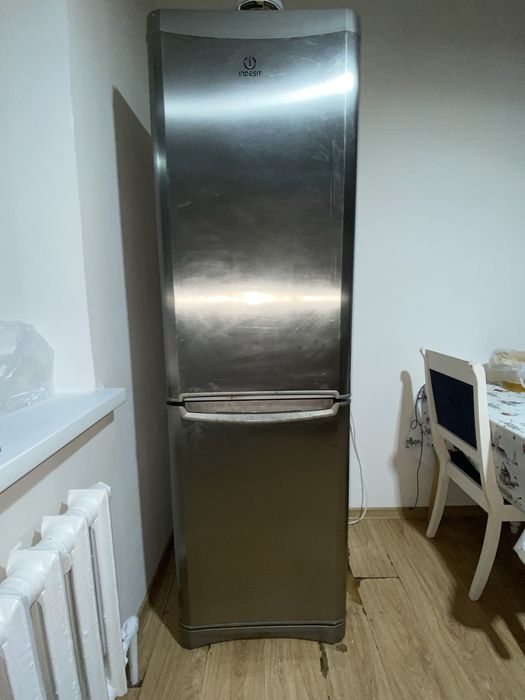 Холодильник Indesit