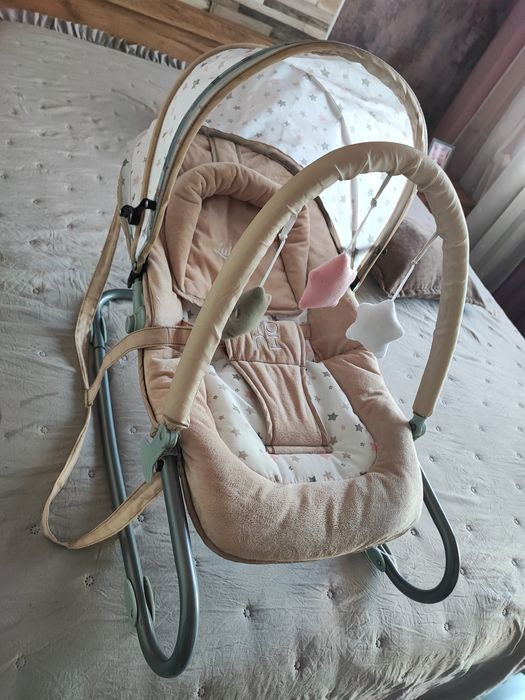 Бебешки шезлонг.