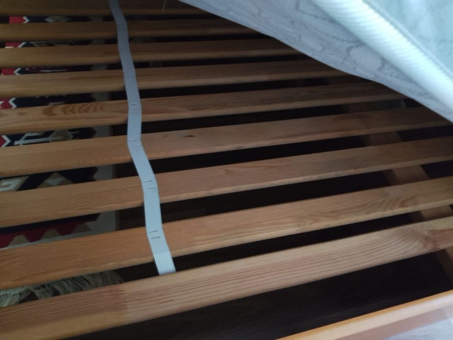 Pat dublu cu saltea– 200 x 160 cm