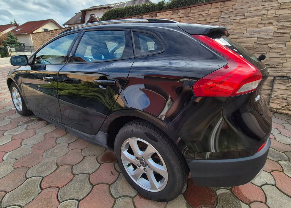 Vând Volvo V40 Cross Country