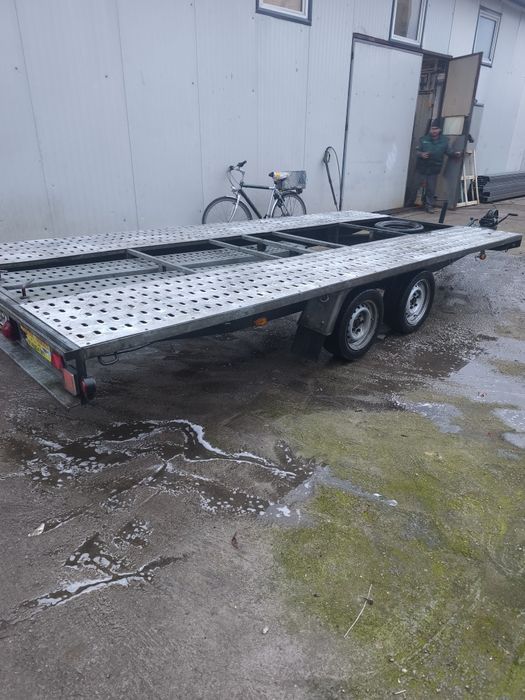 Vând trailer 4.5m 2700kg drept