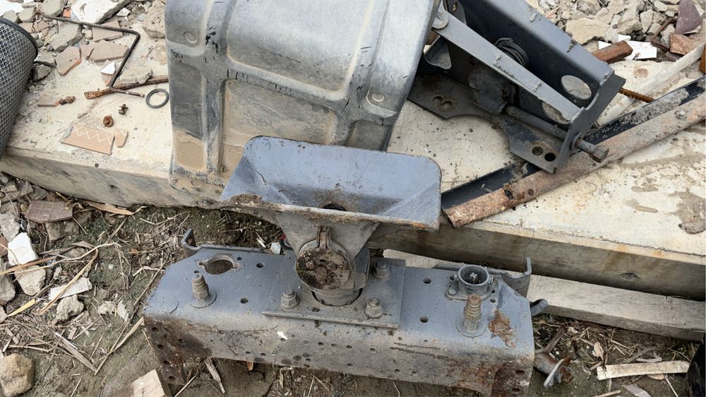 Фаркоп для грузовых авто на тандем