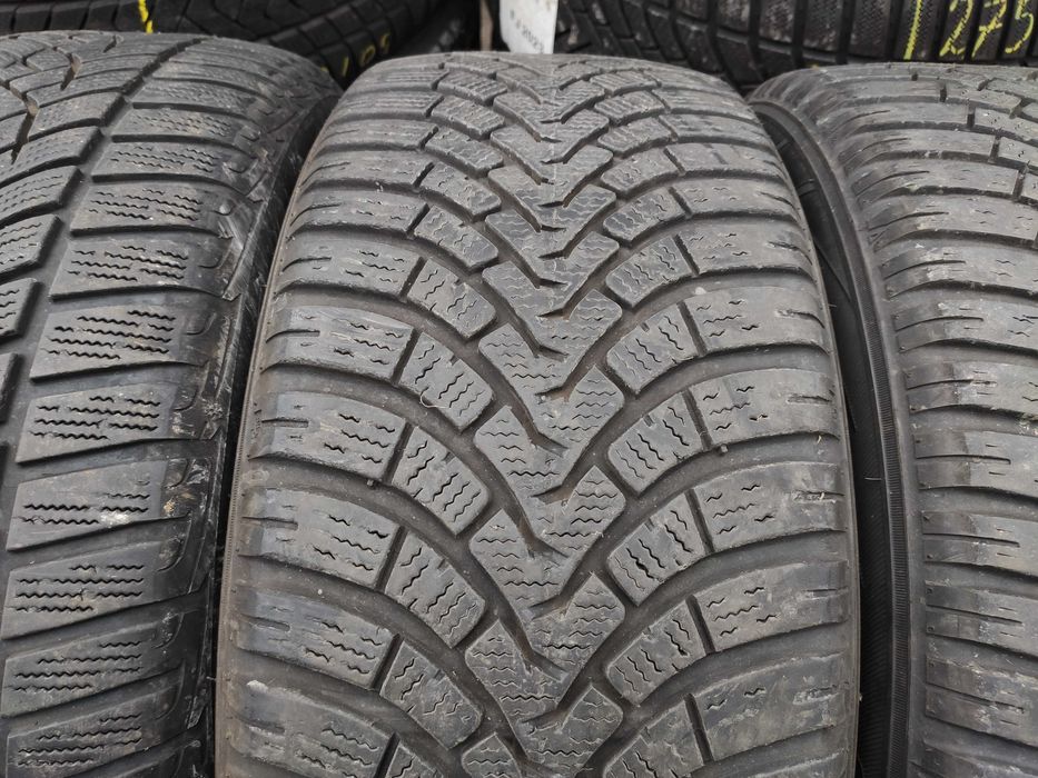 4бр Зимни Гуми 215 55 16 - Falken i Dunlop