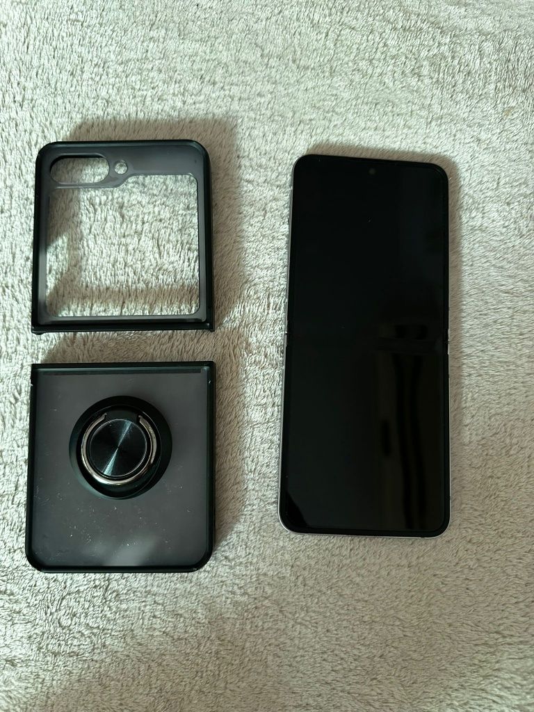 Samsung flip 6 încă în garanție