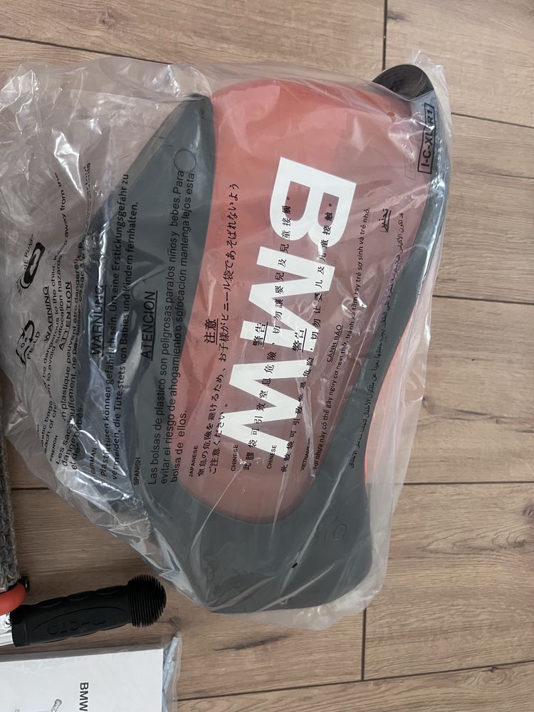BMW детски скутер