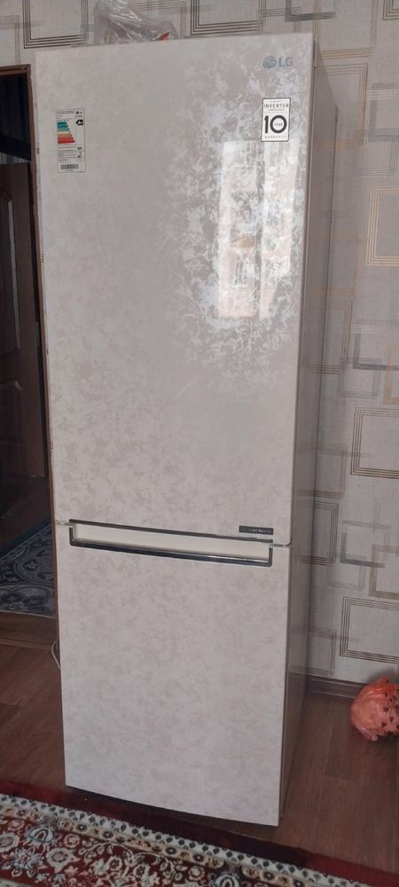 продам LG холодильник  в отличном состоянии