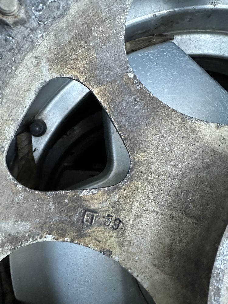 Rh zw3 18 “ 8,5 j