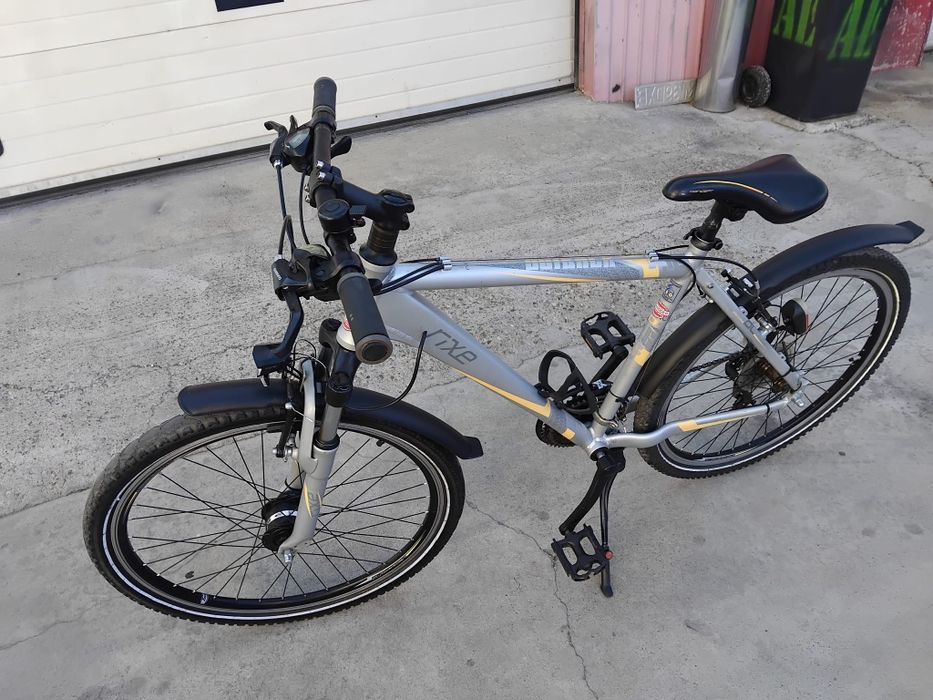 Vând bicicleta din aluminiu