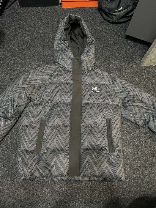продаю arcteryx пуховик ,nike acg ветровка