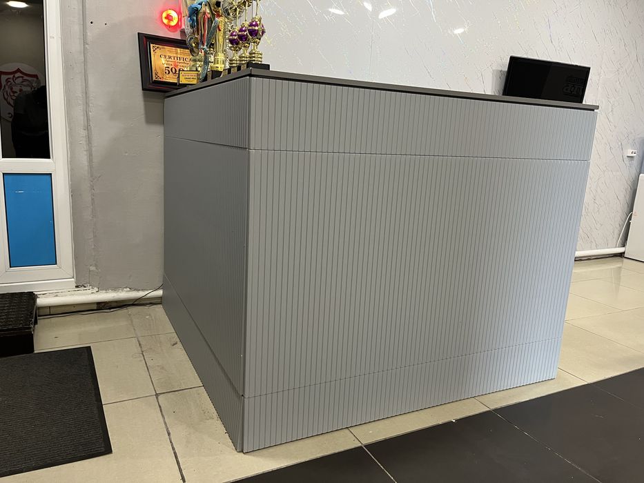 Стол ресепшен продам