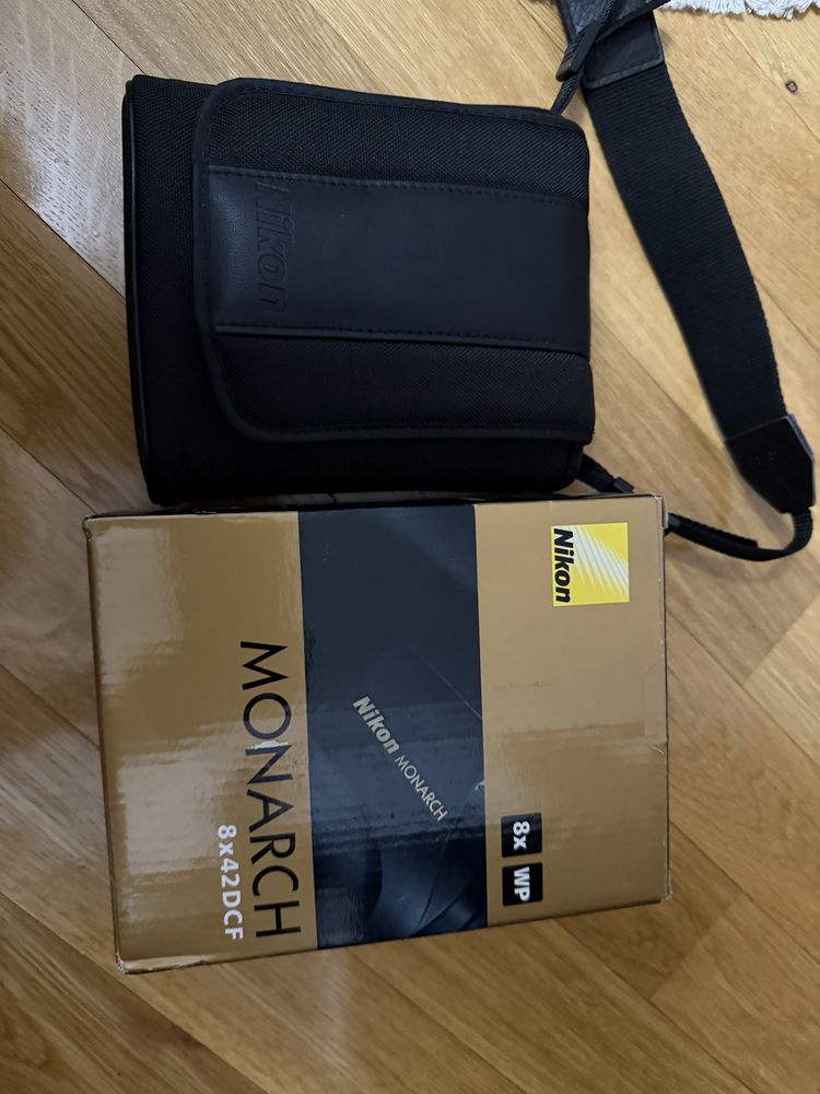 Binoclu Nikon Monarch 8x42 DCF