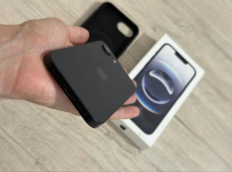 De vânzare iPhone 16 e