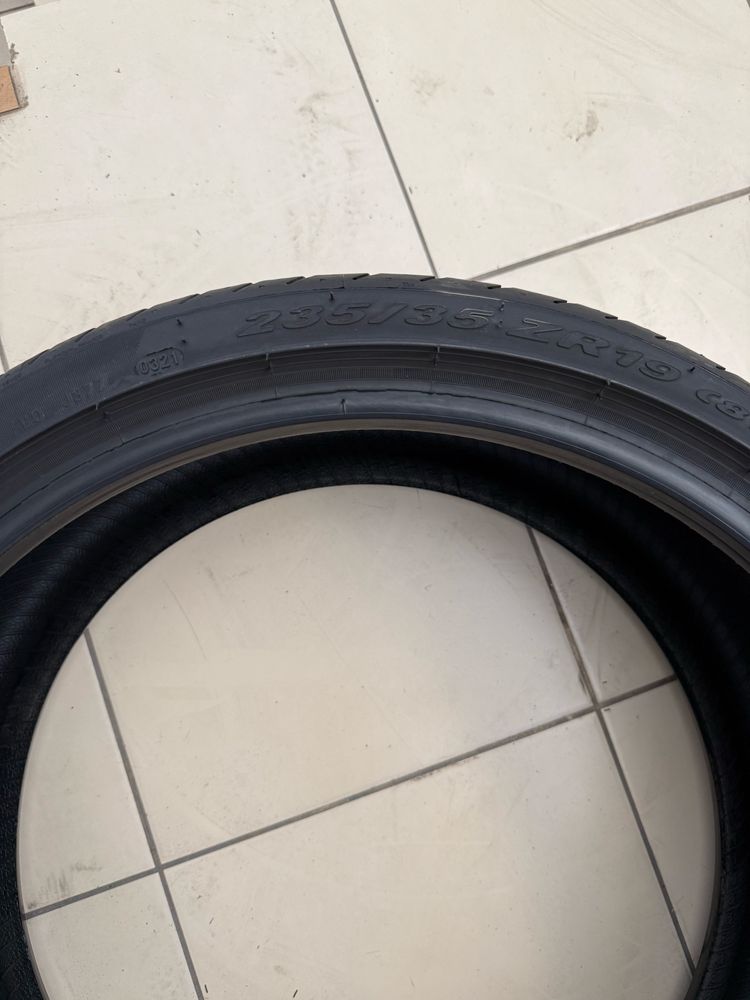 235/35/19 & 305/30/19 PIRELLI P ZERO