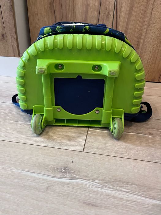 Ученическа раница на колела