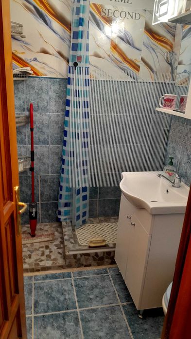 Se închiriază apartament 200e