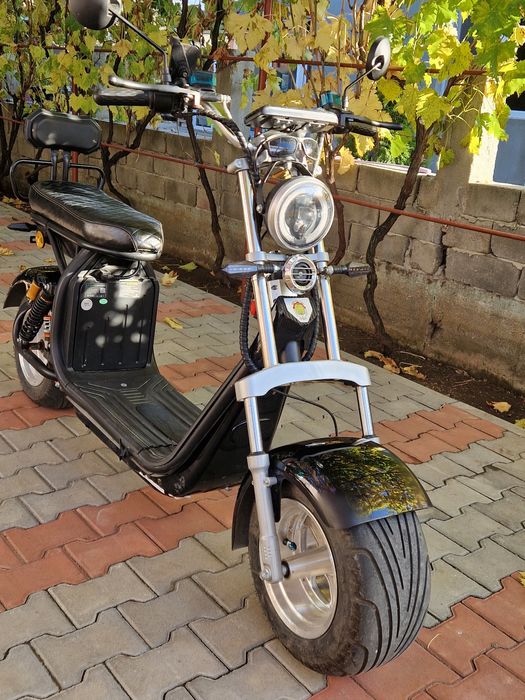 Vand scuter electric