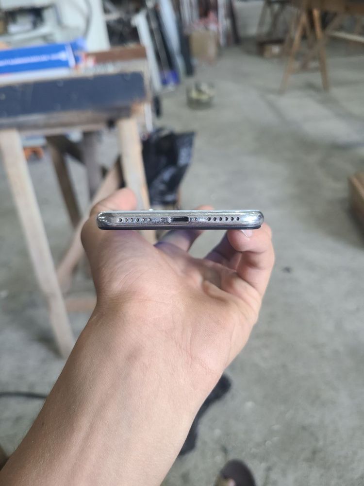 Iphone X В хорошим состаяние