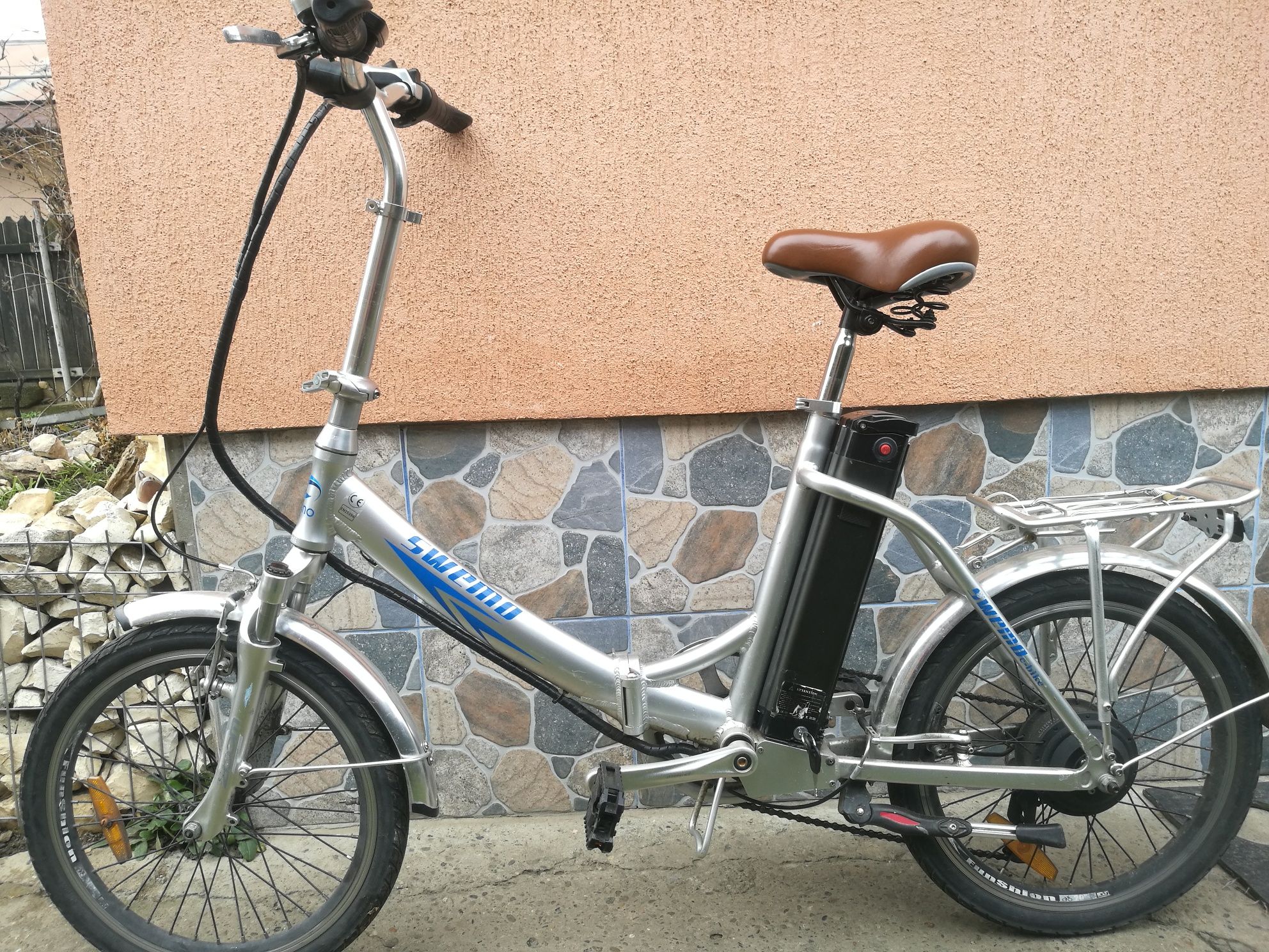 Bicicleta electrică pliabilă