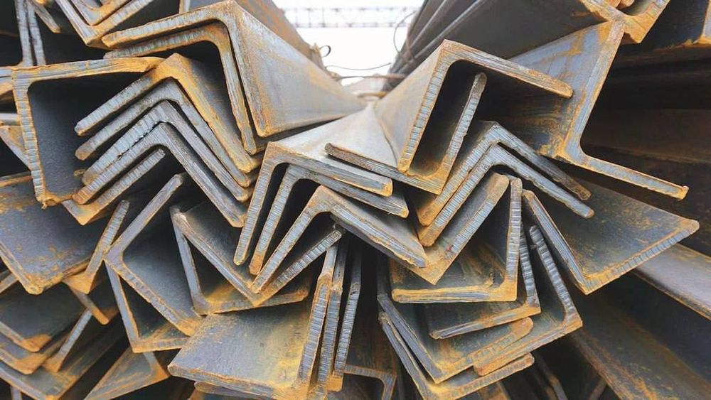 Угалок уголник металлический