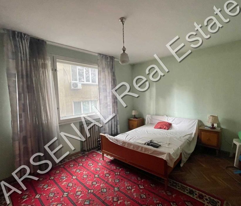 Дава се под наем Тристаен апартамент в София, Център - 120 кв.м за 500 € - Снимка #3