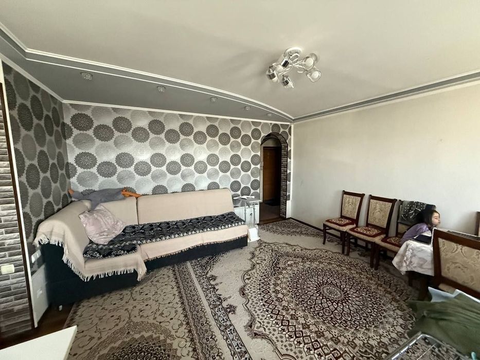 Срочно продается 4-х комнатная Авиасозлар 1 Базар Кадышева