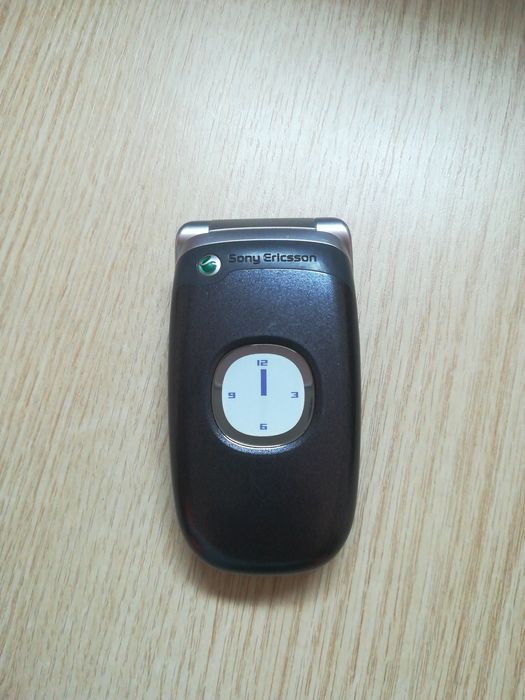 Sony Ericsson Z300i de colectie! Telefon rar! Bateria tine cateva zile