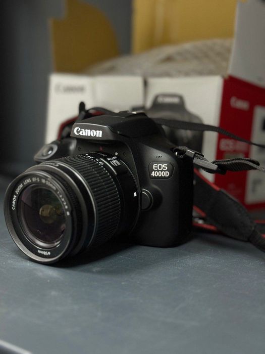 Aparat foto Canon EOS 4000D Kit EF-S , Cod 110048