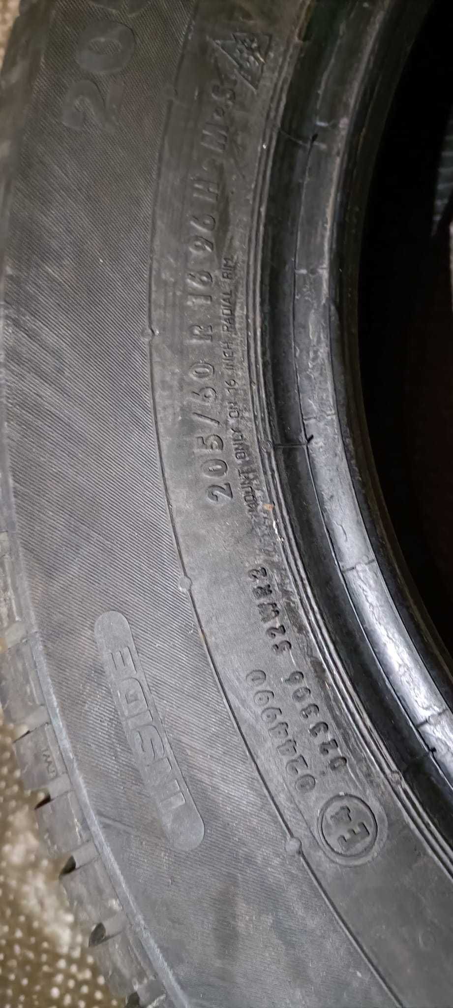 Vând 4 anvelope iarnă CONTINENTAL 205/60 R16 96H 250lei/buc