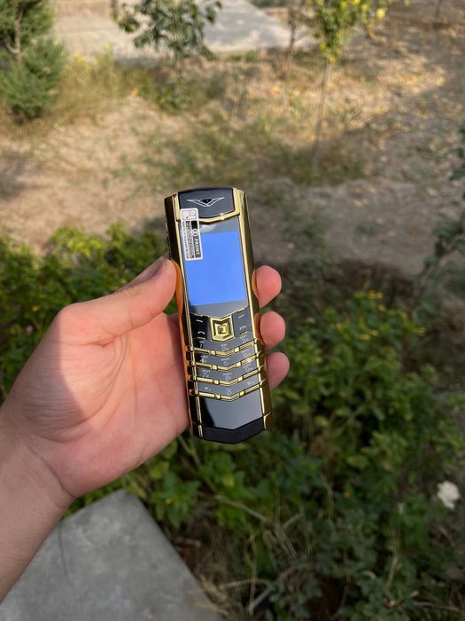 Абсалютно новые телефоны Vertu Signature.  [2025]