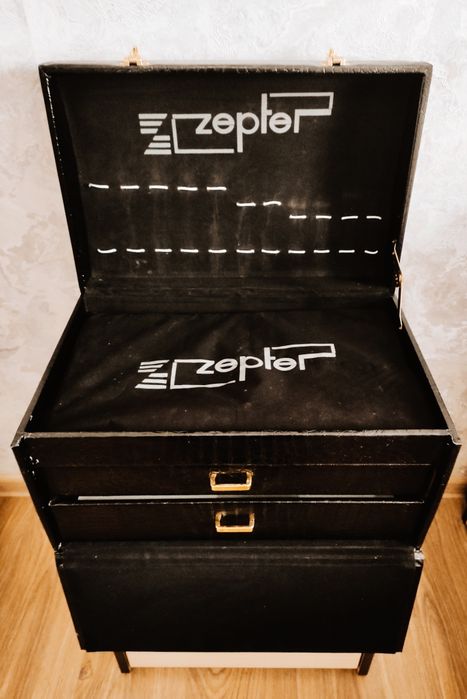 Продаётся кейс-чемодан-сундук.Новый.Вместительный.С кодовым замком.