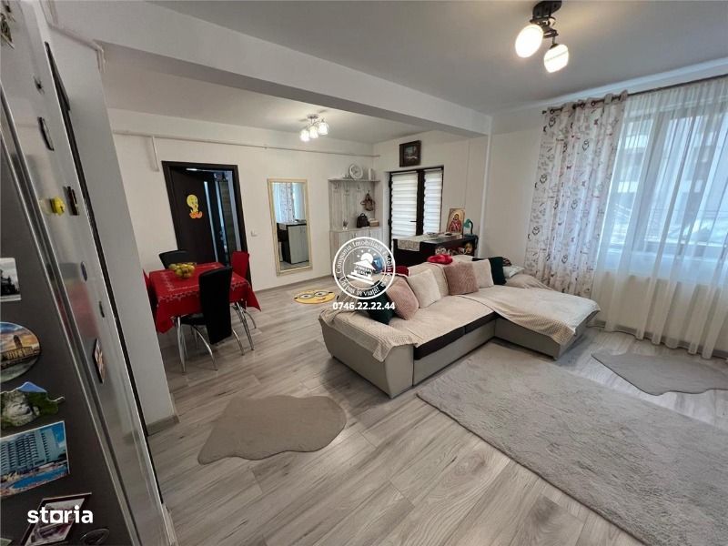 Apartament 3 camere de vanzare Pacurari