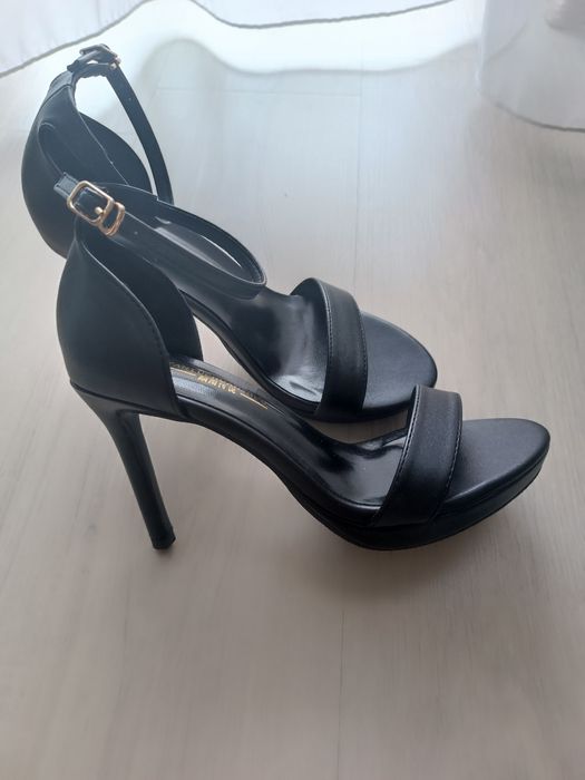 Sandale cu toc mărimea 36