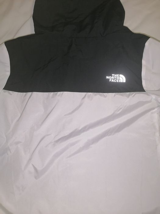 Ново дамско горнище бяло, черно The North Face размер S