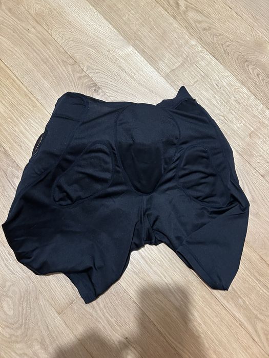 Протекторни шорти за сноуборд/колело Red (burton)