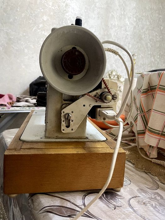 Tikuv mashinasi sotiladi!