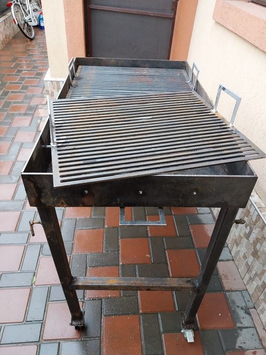 Vând grătar pentru friptură
