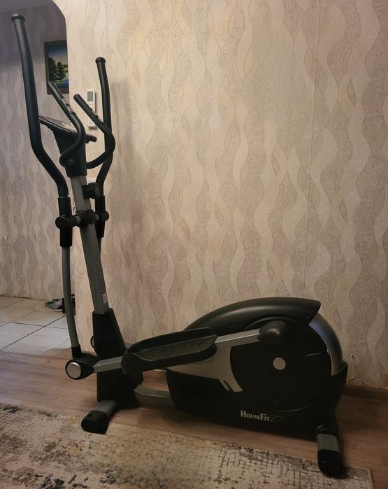 Эллиптический тренажер HouseFit