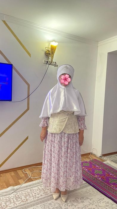 Кимешек. Новый. Қолдан тігілген.