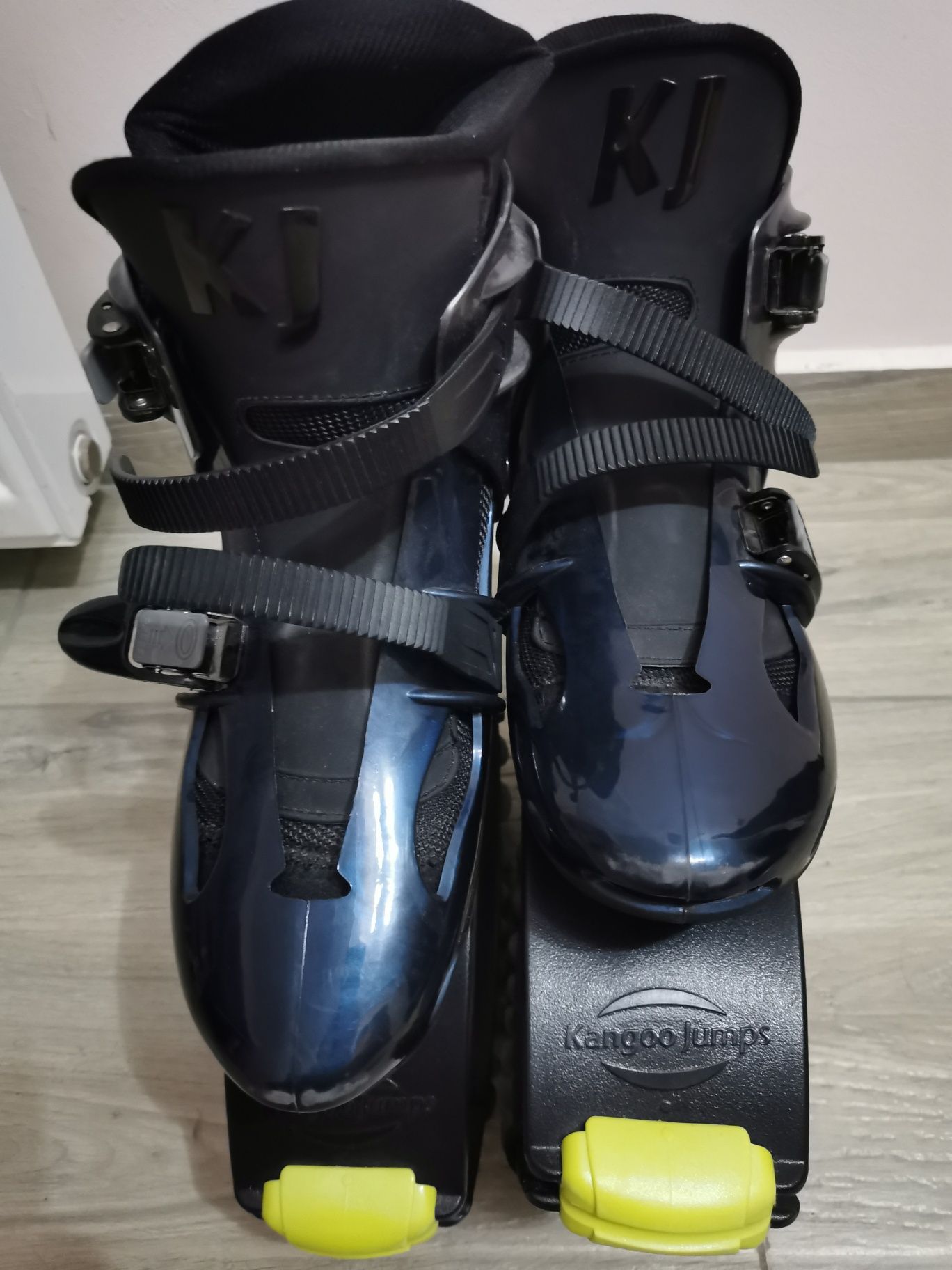 Ghete Kangoo Jumps XR3 S 36-38 EUR Black Yellow Folosit puțin