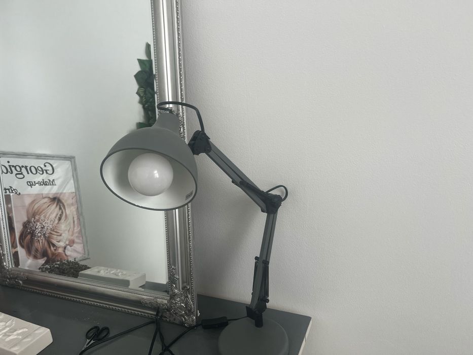 Freza manichiura cu lampa