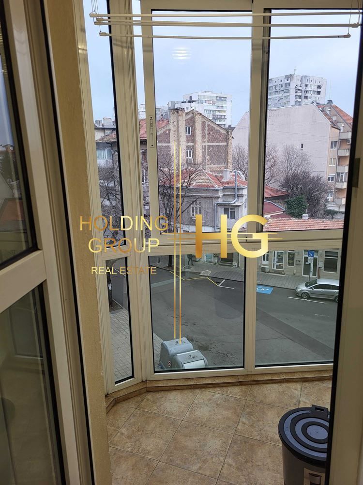 Продава се Тристаен апартамент в Варна, ВИНС - 89 кв.м за 2012 €/кв.м - Снимка #11
