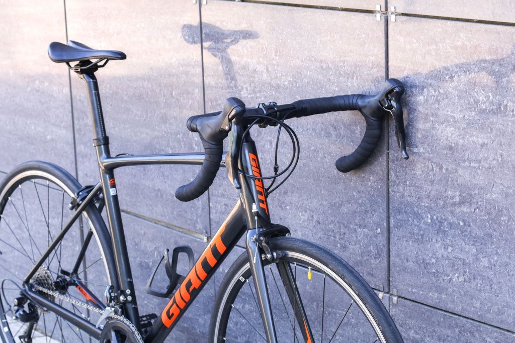 Шоссейный велосипед Giant Contend 1 2020