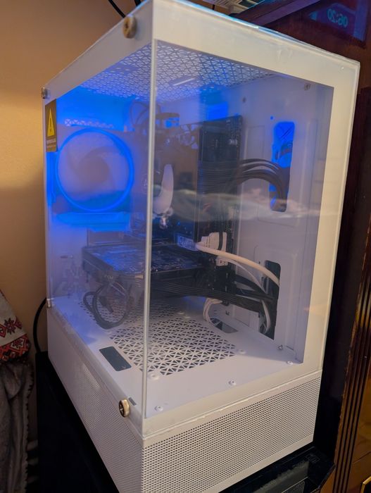 NU TRIMIT Unitate PC gaming Ryzen 5 3600 RX 570 ssd samsung