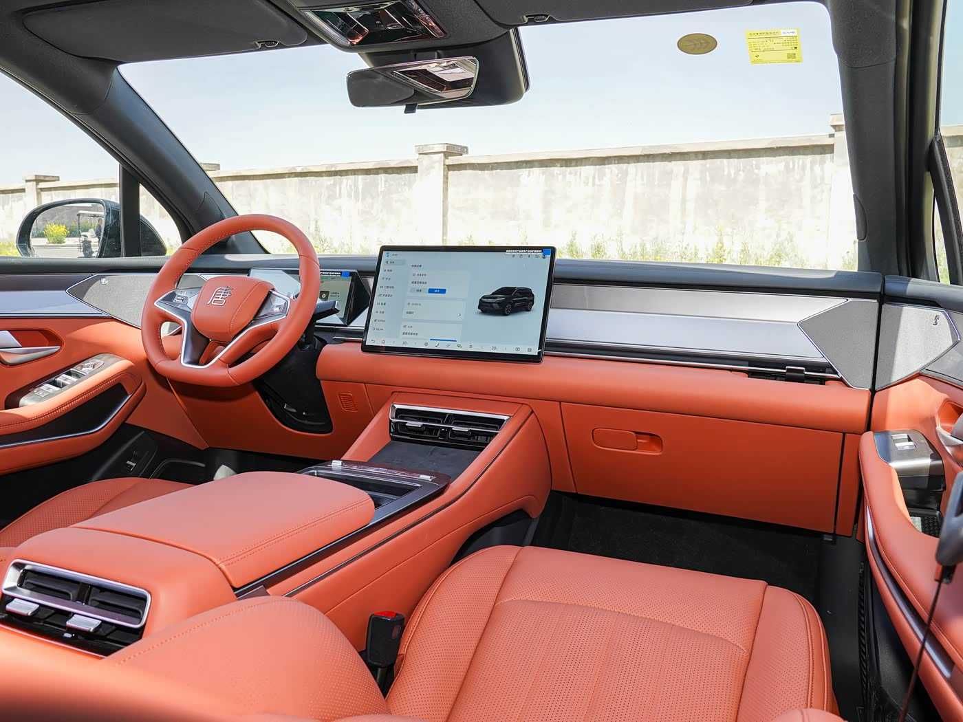 Tang L 2025 EV 670KM по условию CIP — 29 440 долларов.