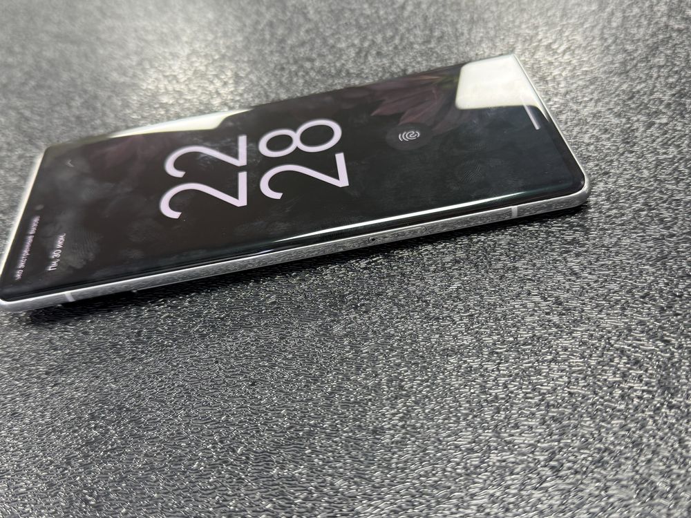 Телефон Google pixel 6