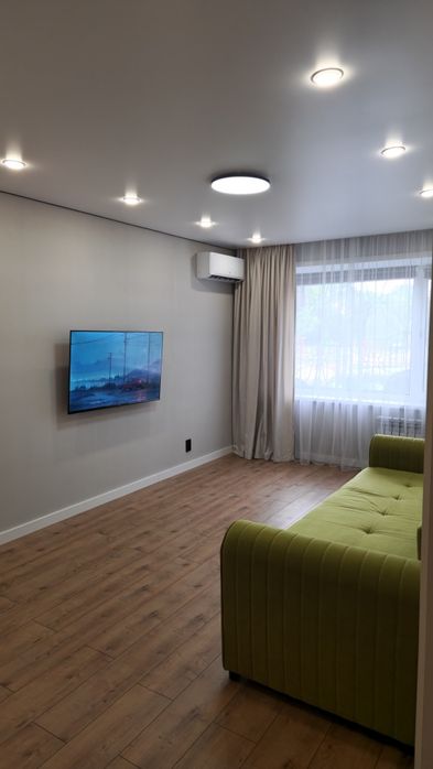 Продам 1-комнатную квартиру, 39.2 м², 1 этаж, дизайнерский ремонт