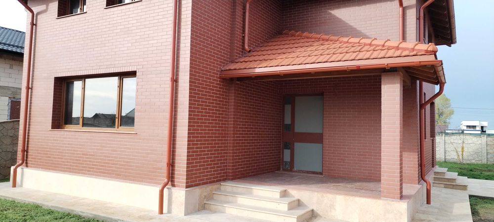 Casa individuala 5 camere. 180 mp.