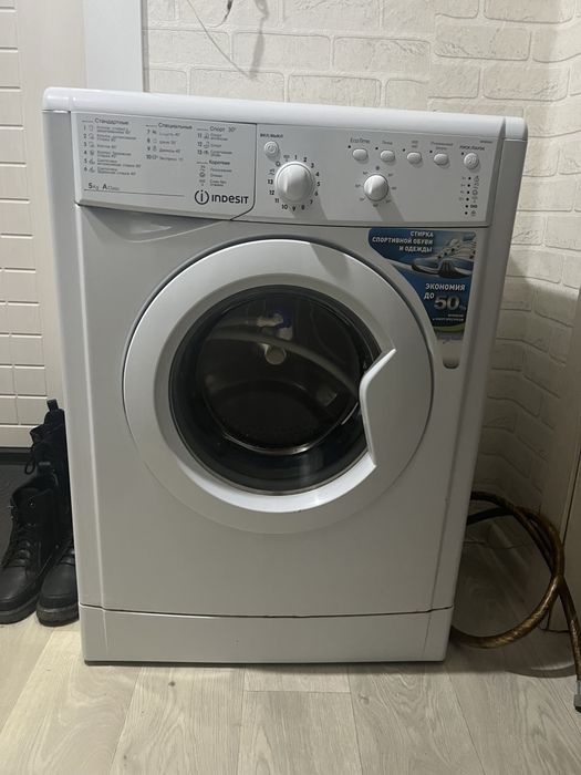 Продам стиральную машину,марка indesit.